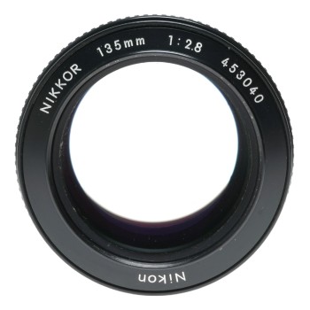 Nikkor 135mm 1:2.8 Nikon tele lens 2.8/135 Vintage SLR optics