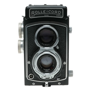 Rolleicord TLR camera Schneider Xenar 3.5/75 twin caps in leather case