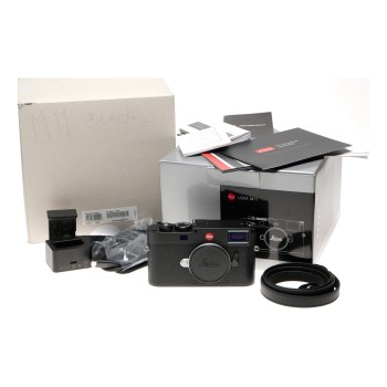 Leica M11 Black Digital Rangefinder Camera Body Boxed 2x batteries