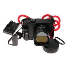 Leica Q2 Monochrom Digital Camera Summilux 28mm f1.7 Lens Kit